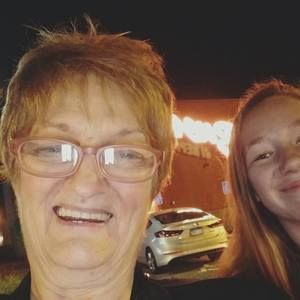 Meet your Posher, Dee